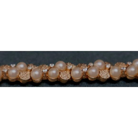 Vintage Trifari Pearl Rhinestone Textured Gold Bracelet - Picture 4 of 6